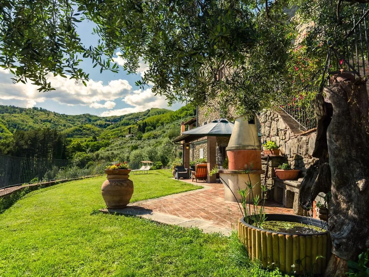 Belvilla By Oyo Villa Luciana Piteccio 0*,  Italy